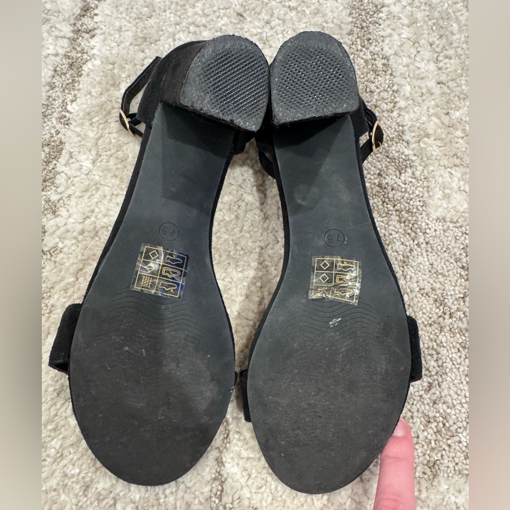 Black Heels - Picture 5 of 5